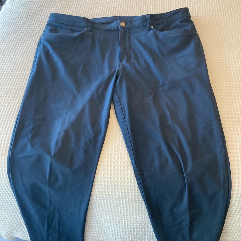 Men’s lululemon ABC pant